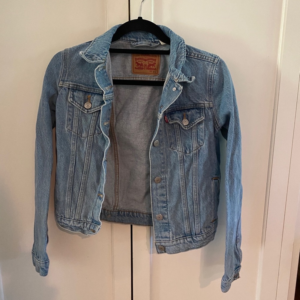 Levi denim jacket. Great condition.